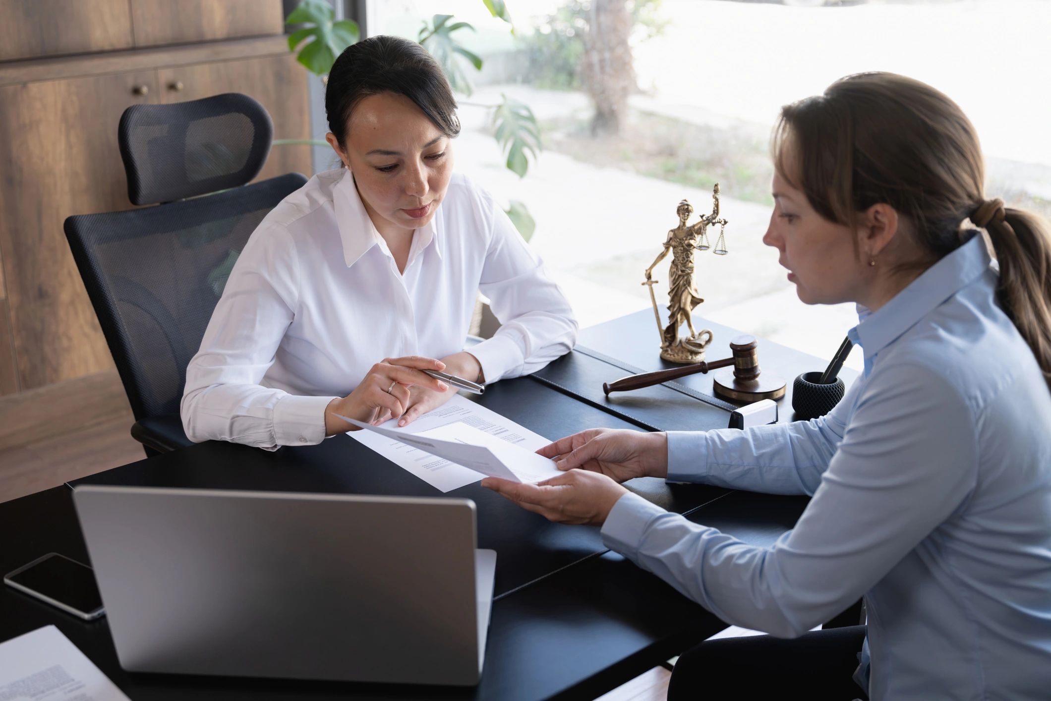 professional mediation service meeting